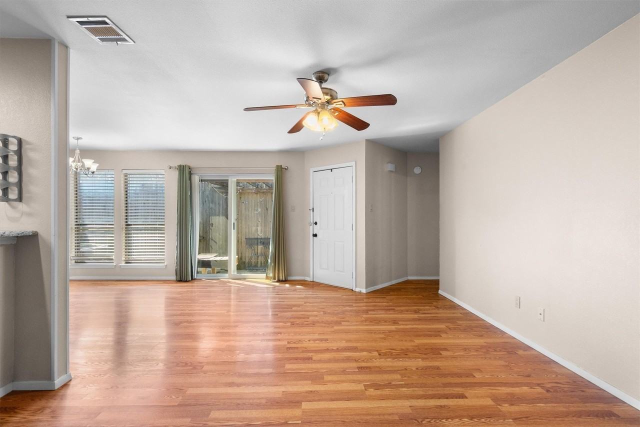 726 Michol St - Photo 7 of 27