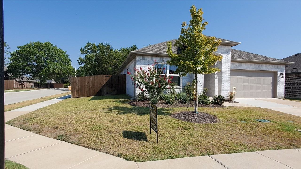1218 Anderson Dr - Photo 2 of 22