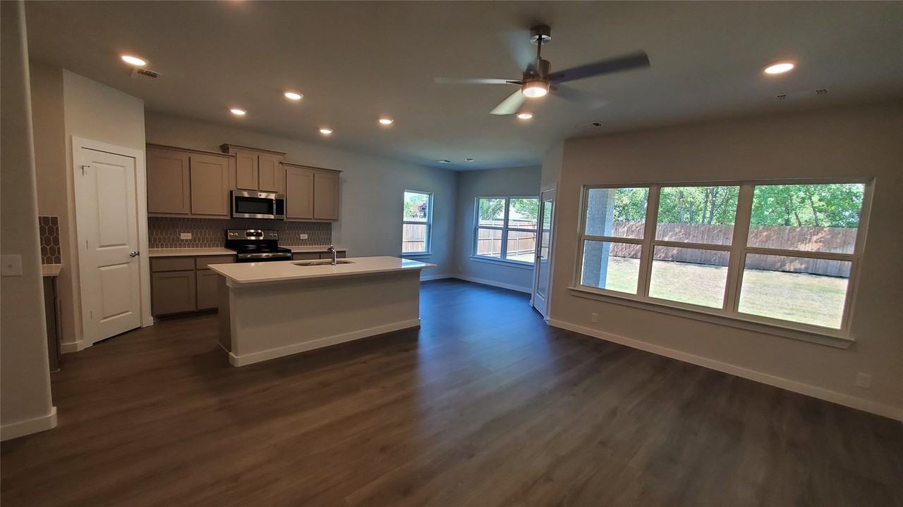 1218 Anderson Dr - Photo 5 of 22