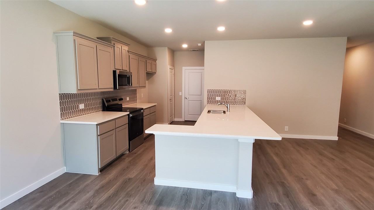 1208 Anderson Dr - Photo 6 of 19
