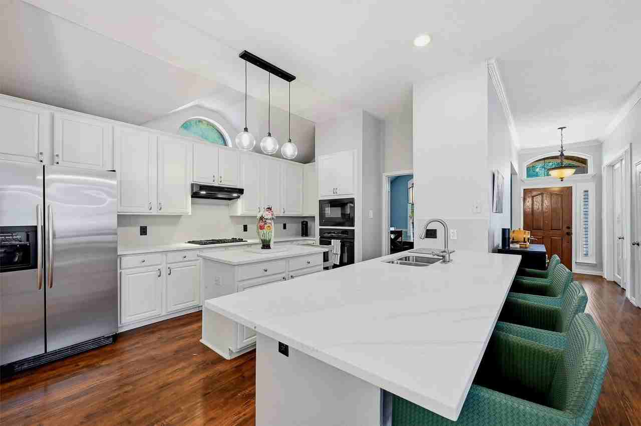 1328 Lighthouse Ln - Photo 4 of 16