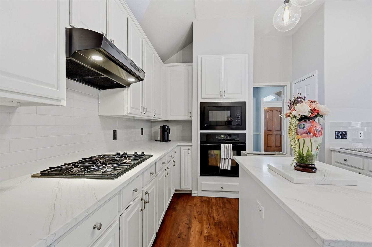 1328 Lighthouse Ln - Photo 5 of 16