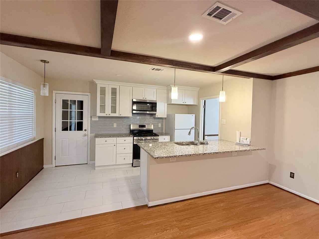3467 Goldendale Dr - Photo 5 of 16