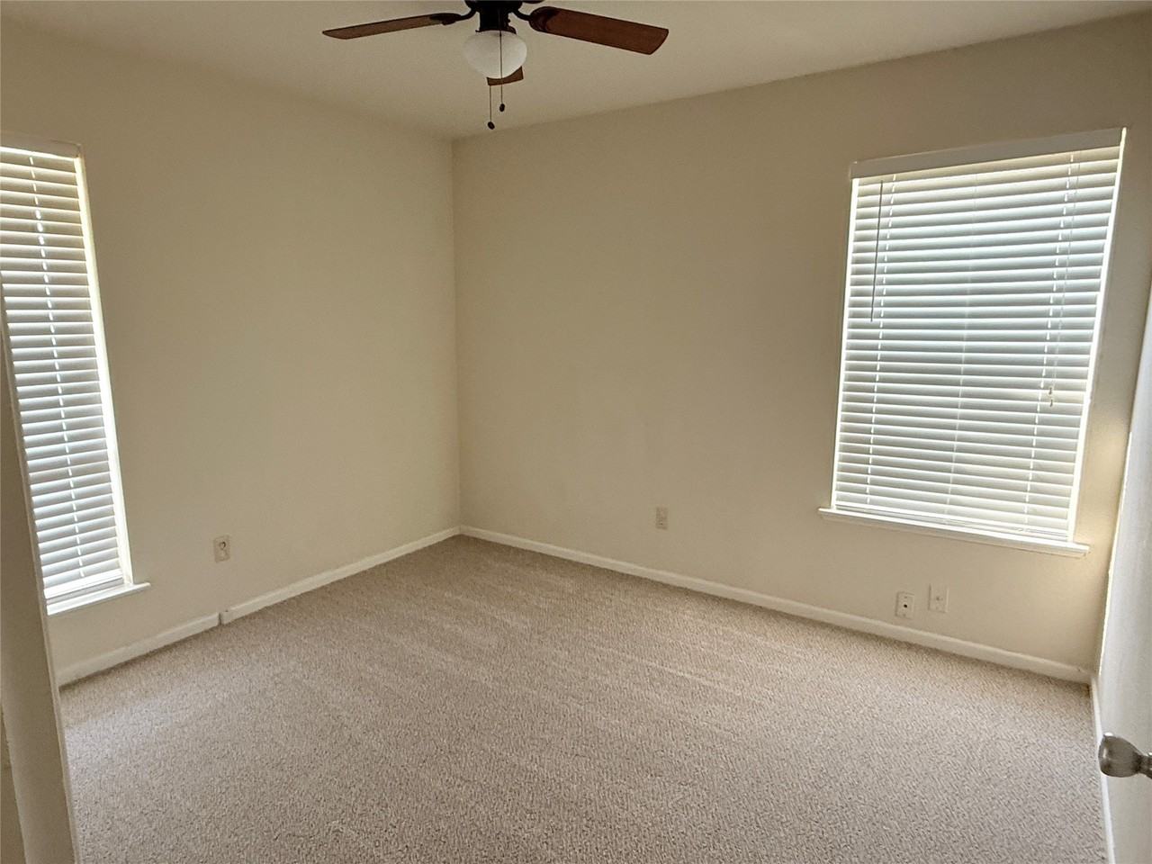 3467 Goldendale Dr - Photo 6 of 16