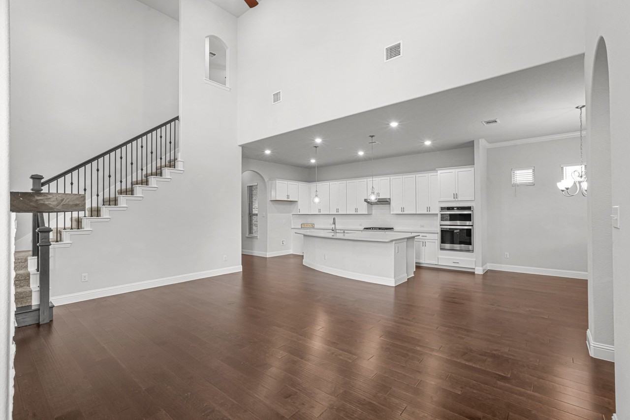 17848 Bottlebrush Dr - Photo 3 of 37