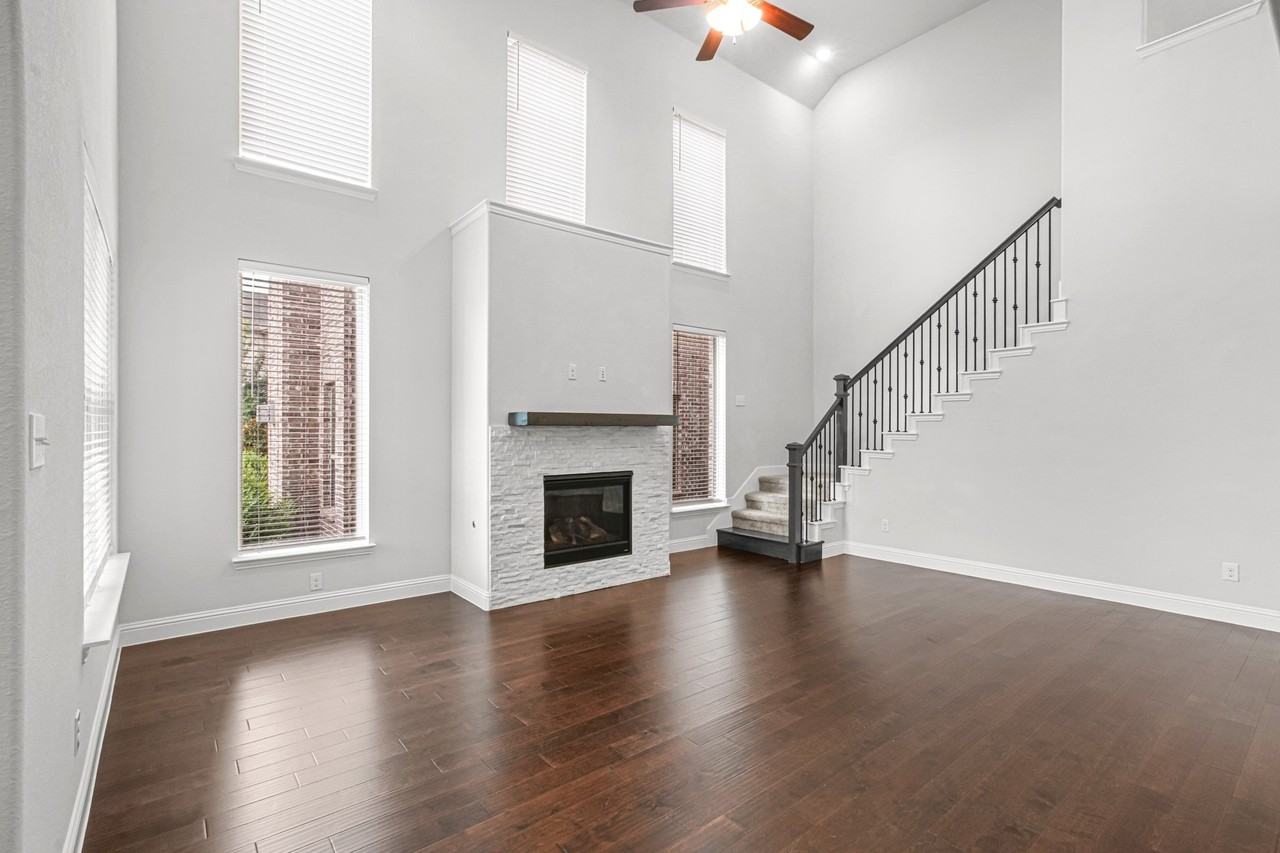 17848 Bottlebrush Dr - Photo 4 of 37