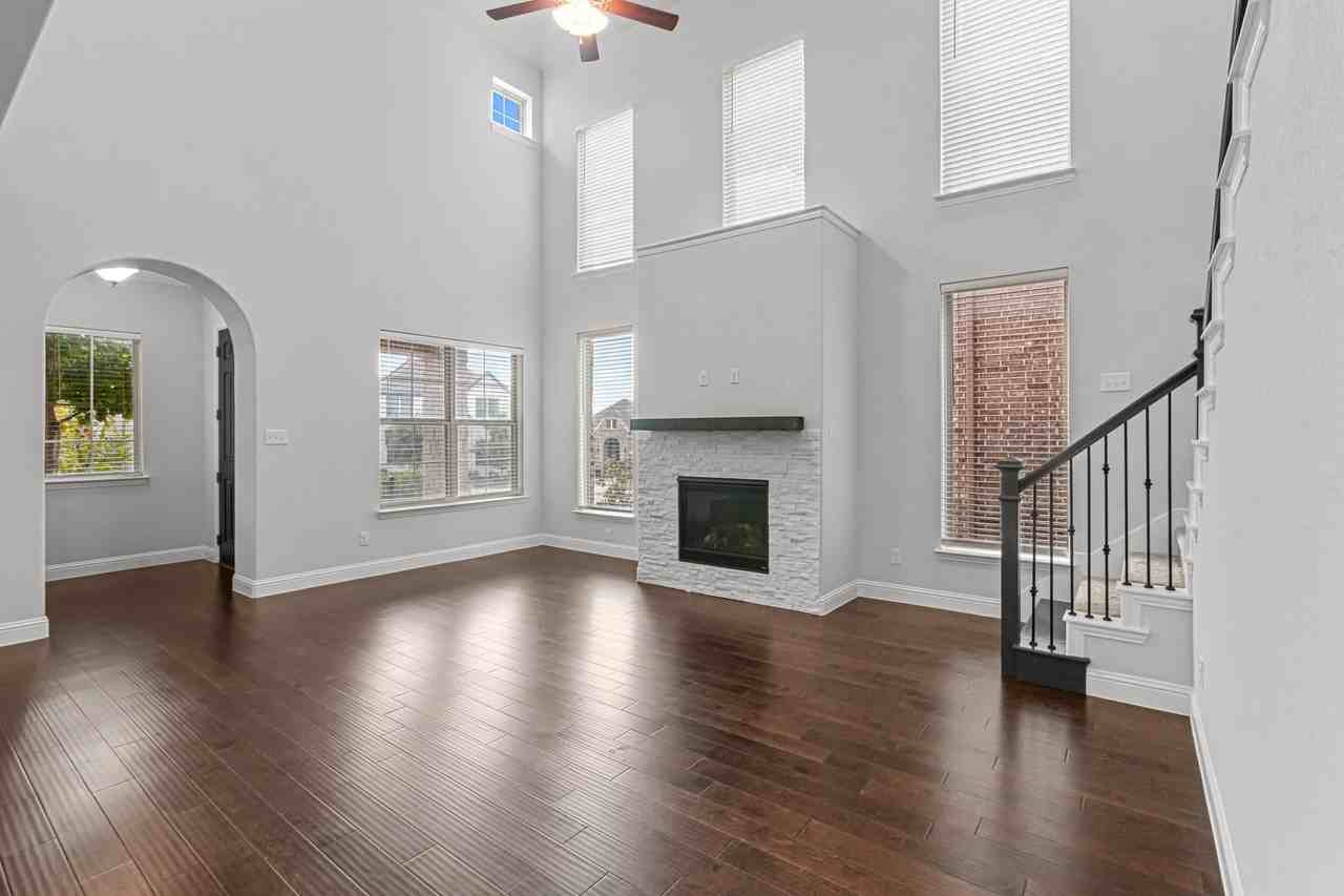 17848 Bottlebrush Dr - Photo 5 of 37