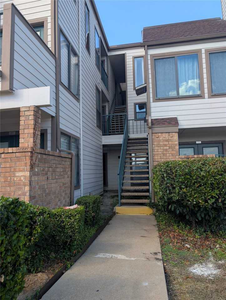 2310 Bamboo Dr #J201 - Photo 2 of 22
