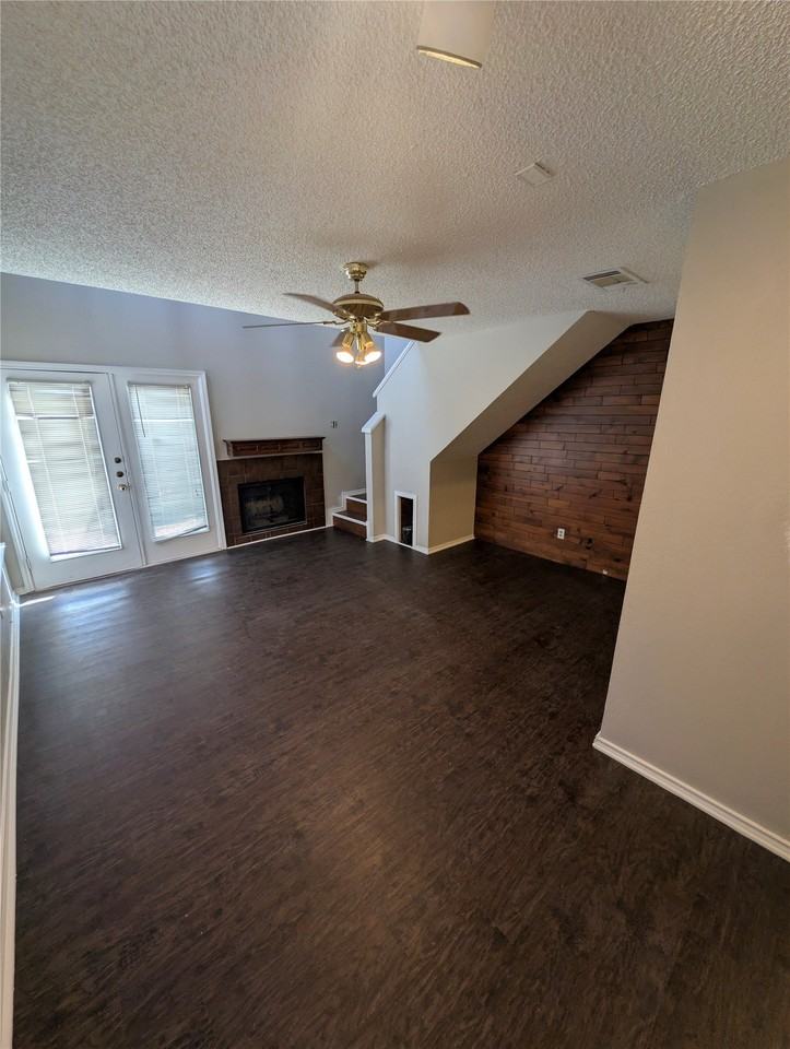 2310 Bamboo Dr #J201 - Photo 4 of 22