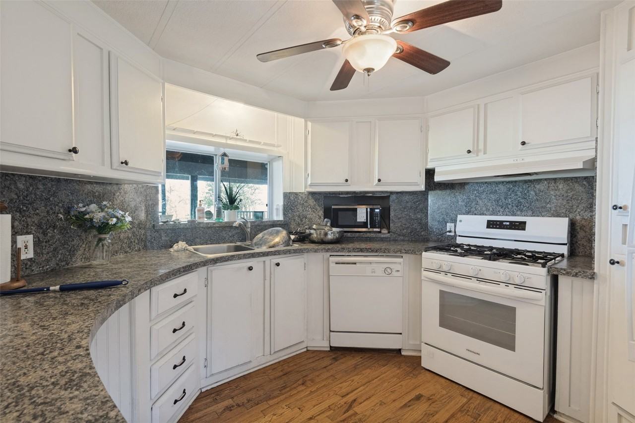 230 Overlook Trl - Photo 5 of 12
