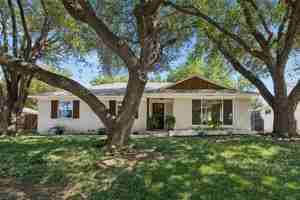 featured image of 2351 Saint Francis Ave