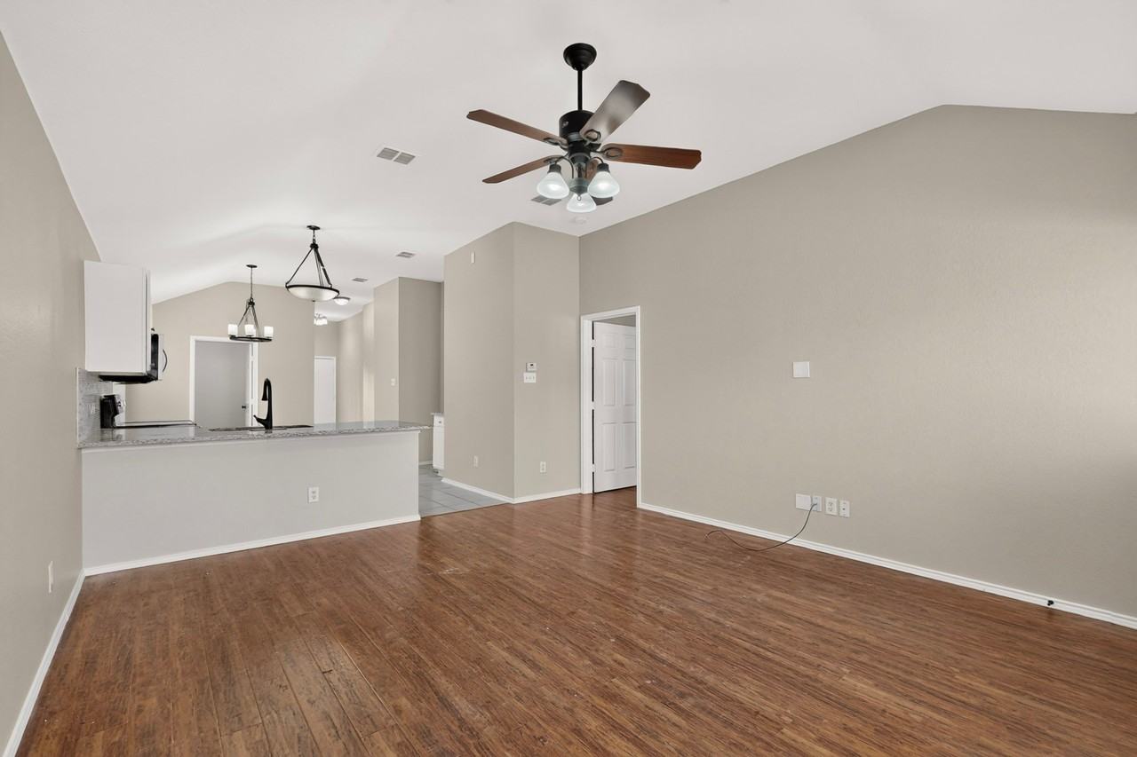 11529 Petunia Dr - Photo 4 of 26