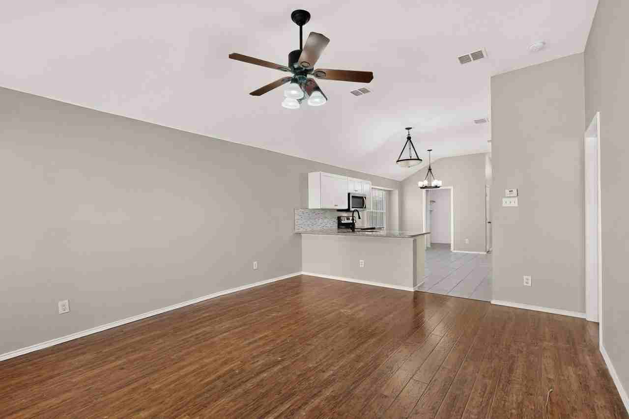 11529 Petunia Dr - Photo 5 of 26