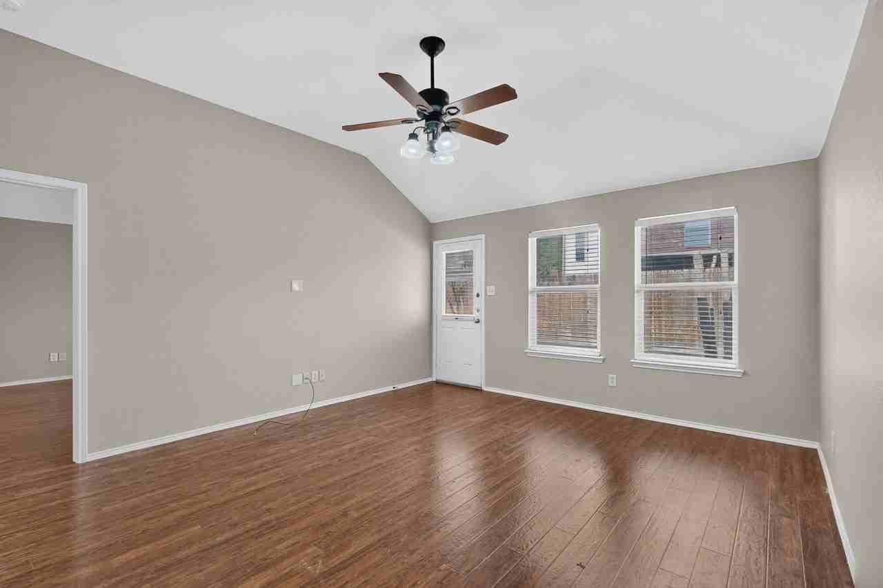 11529 Petunia Dr - Photo 6 of 26