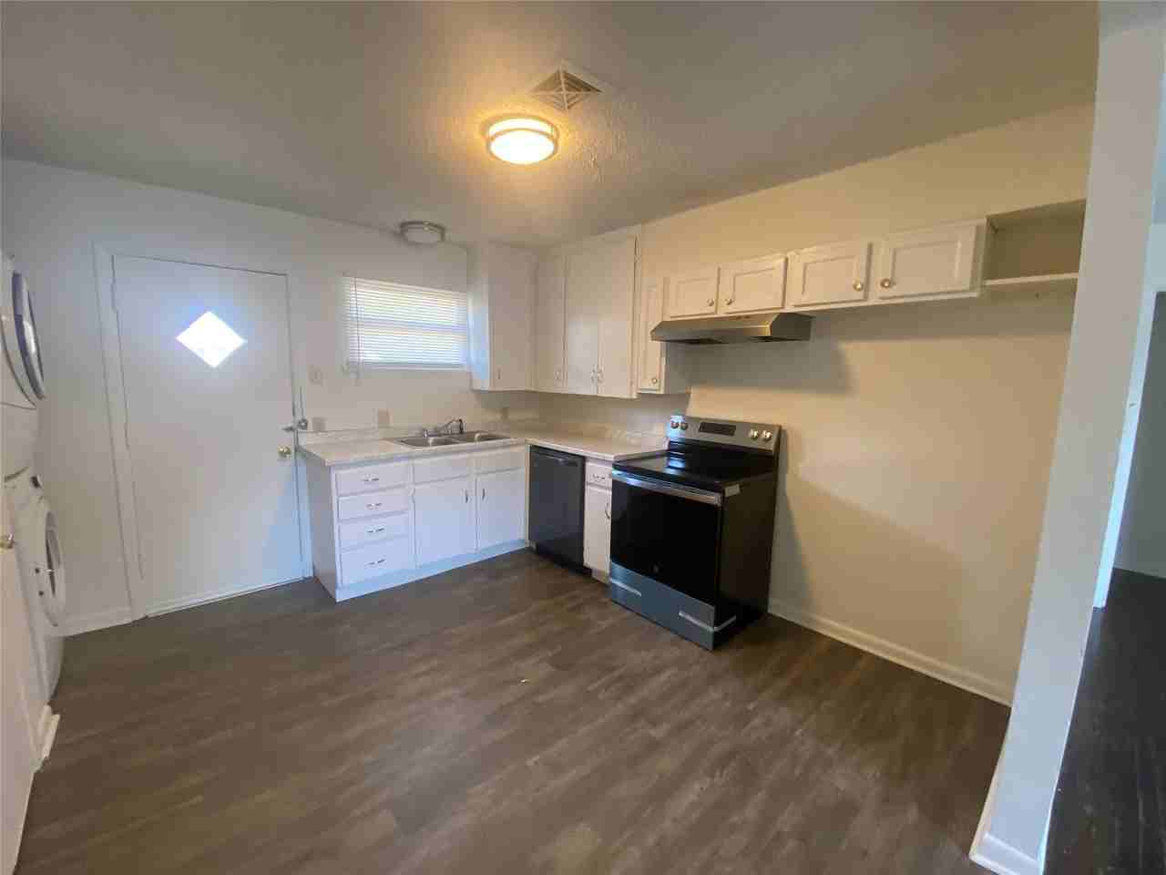 1701 Longview St - Photo 7 of 15