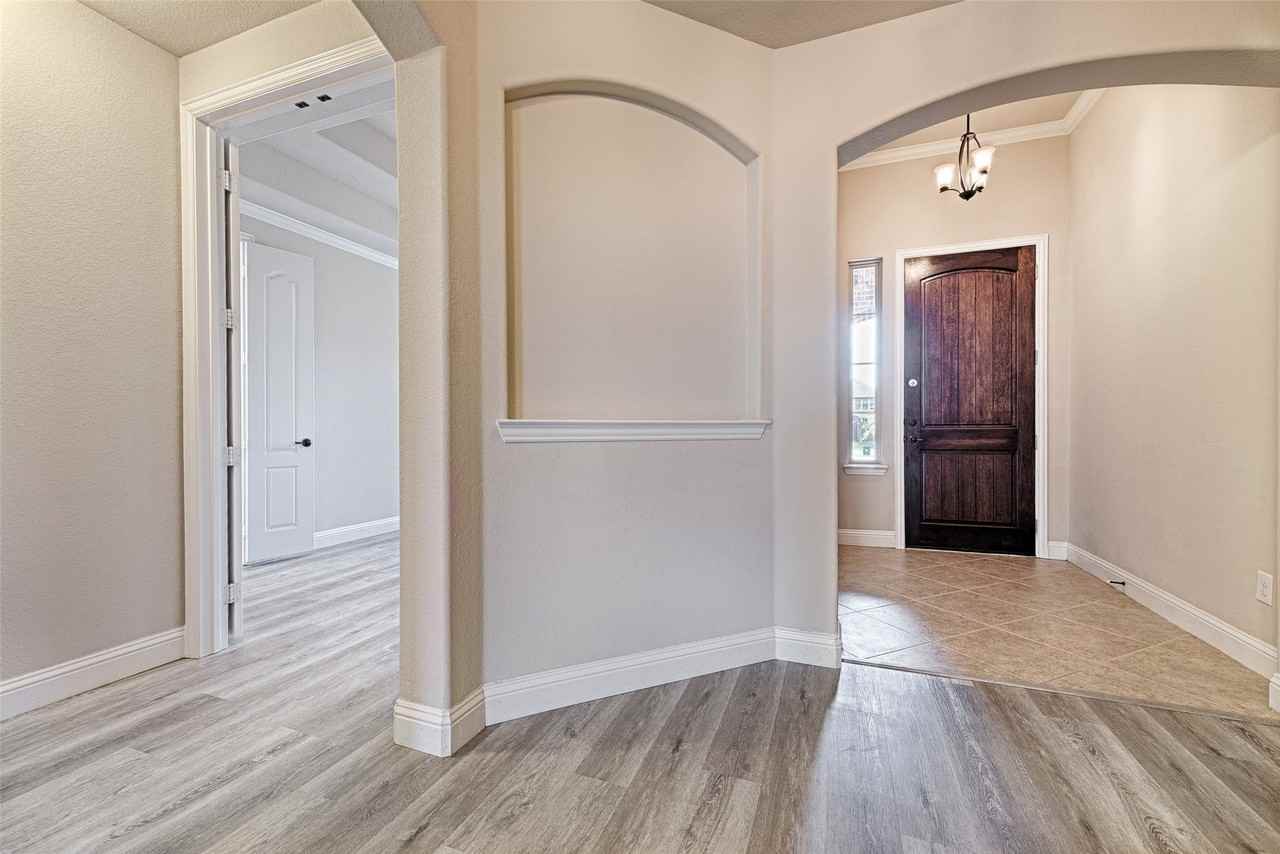 11438 Santa Maria Rd - Photo 5 of 32
