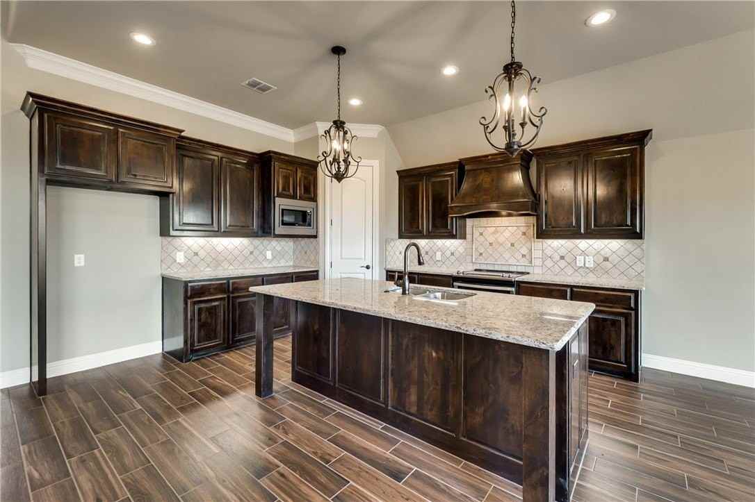 3100 Main St - Photo 5 of 20