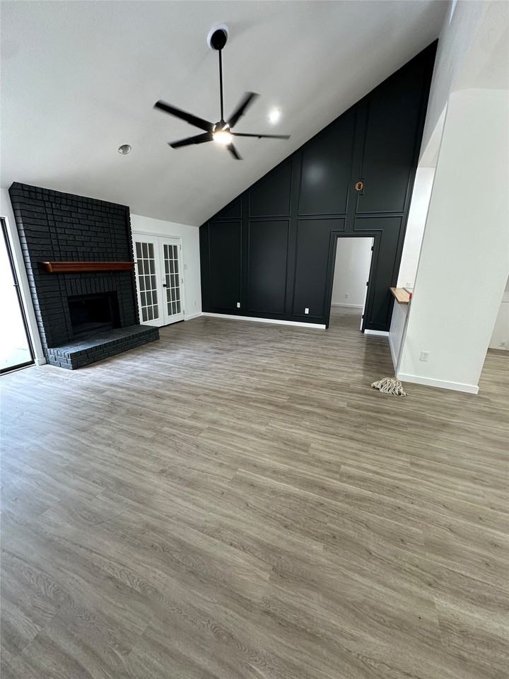 6301 Minuteman Ln - Photo 2 of 5