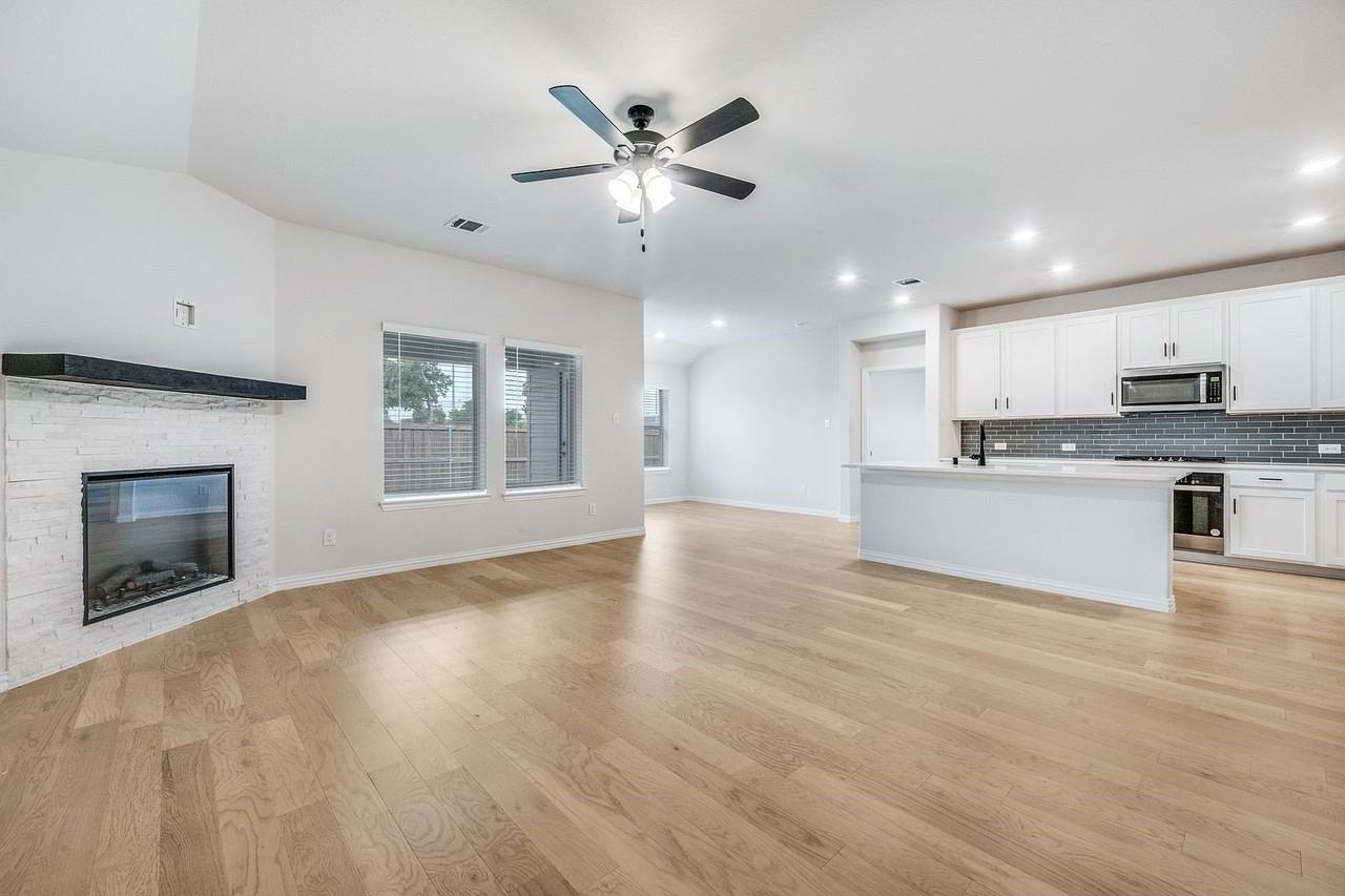 2104 Briar Rose Dr - Photo 3 of 12