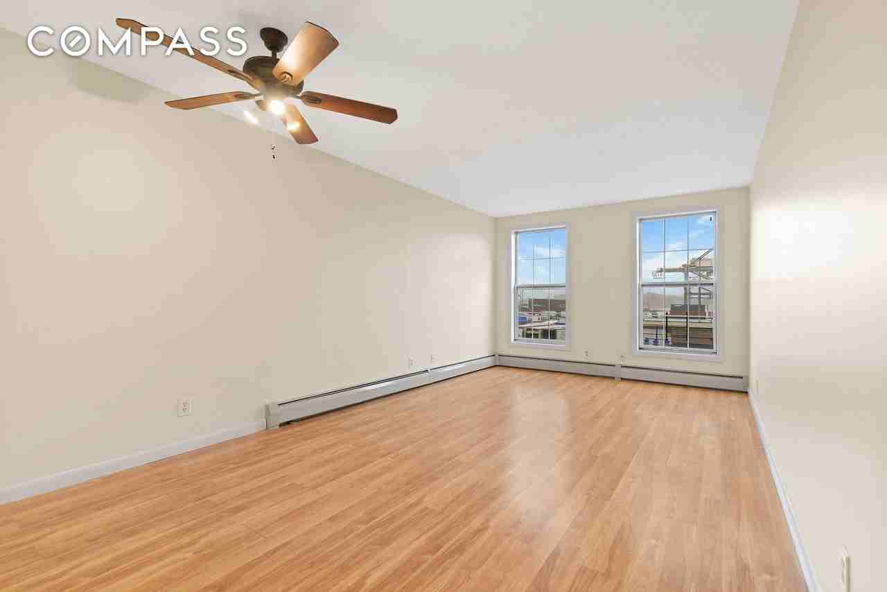 113 Columbia St #3 - Photo 2 of 7