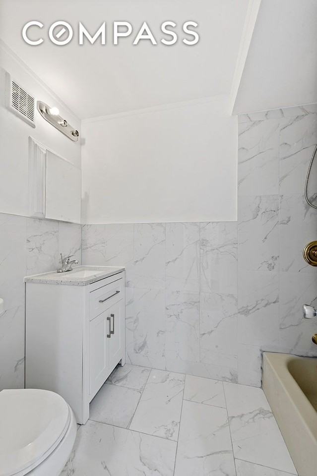 1250 E 98th St #2 - Photo 6 of 8