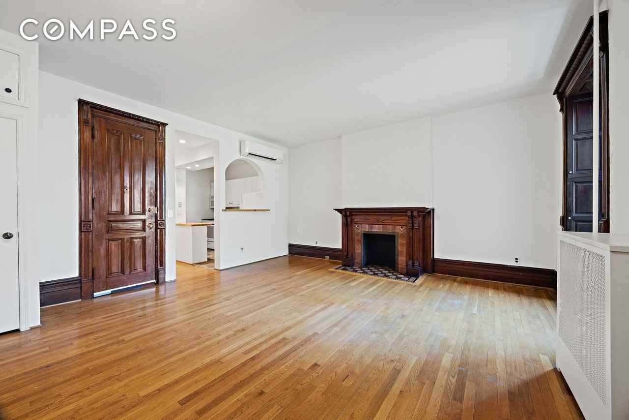 43 W 84th St #2 - Photo 3 of 11
