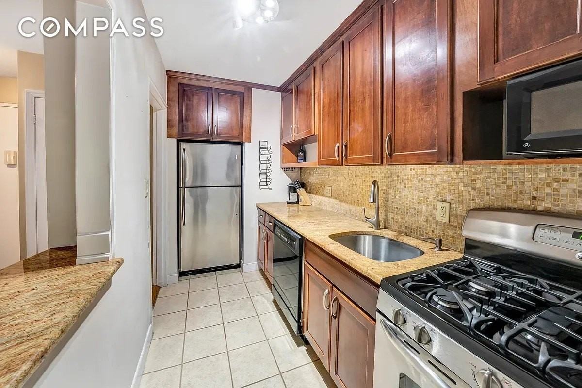 345 E 52nd St #3G - Photo 5 of 7