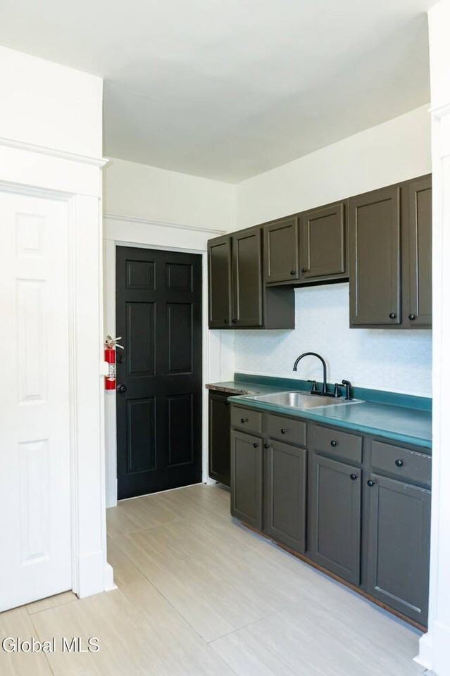1 Chestnut St - Photo 5 of 16