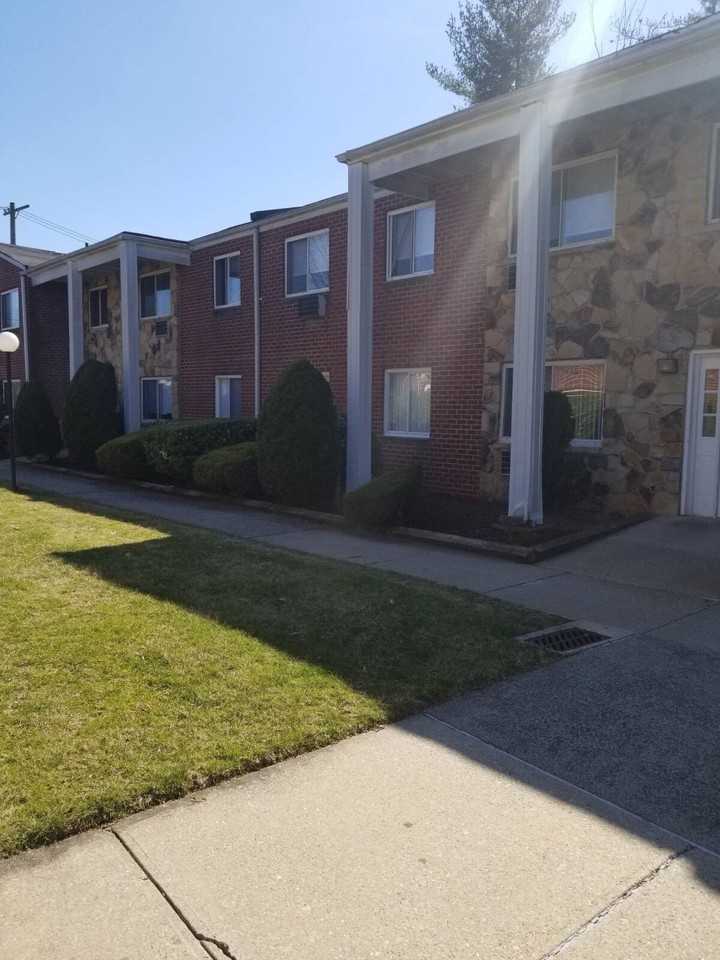 1302 Rockland Ave #1stFL - Photo 2 of 16