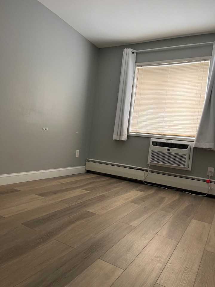 1302 Rockland Ave #1stFL - Photo 7 of 16
