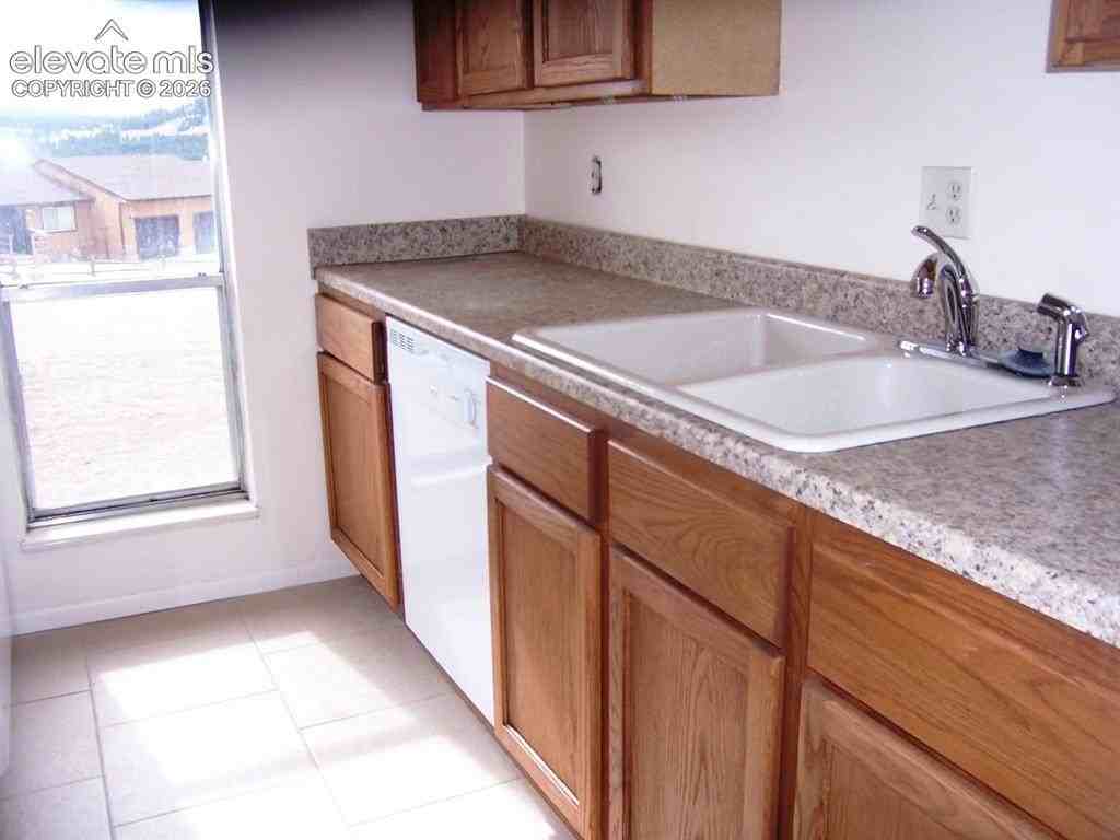 506 Mountain View Pl #D - Photo 3 of 10
