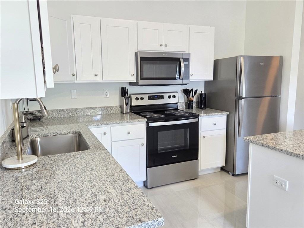 939 19th St #939 - Photo 3 of 20
