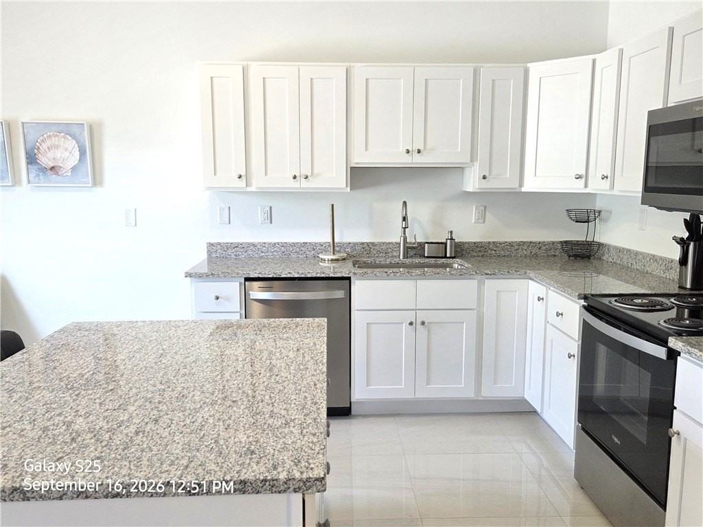 939 19th St #939 - Photo 5 of 20