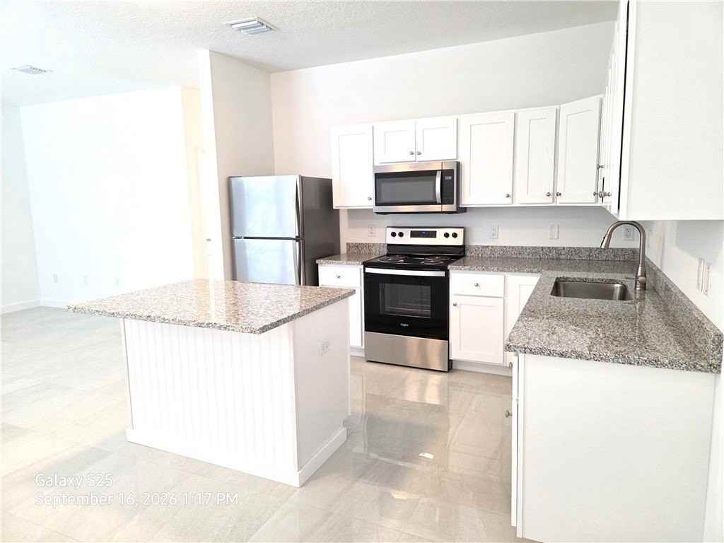 939 19th St #945 - Photo 3 of 14