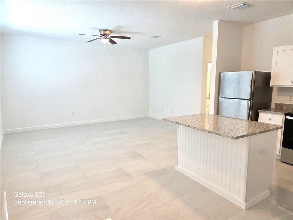 939 19th St #945 - Photo 4 of 14
