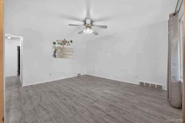 8847 Woodbine - Photo 7 of 46