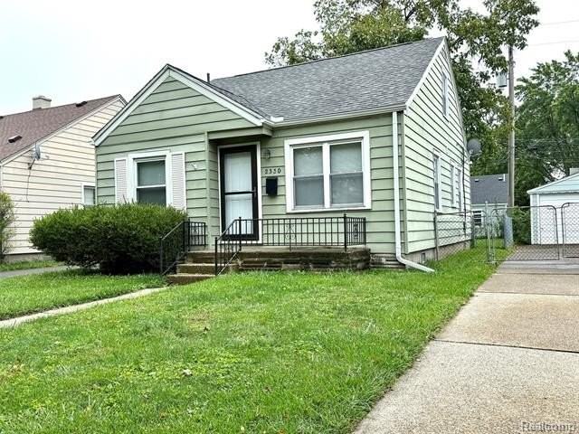 2330 Rowland Ave - Photo 2 of 18