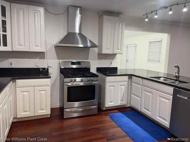 1630 Valdosta Cir - Photo 4 of 16
