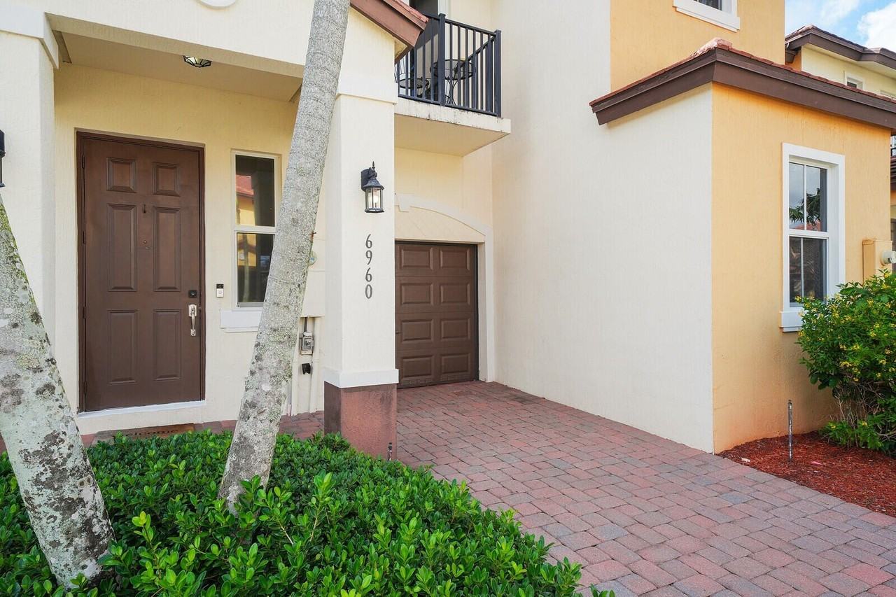 6960 Long Pine Cir - Photo 3 of 34