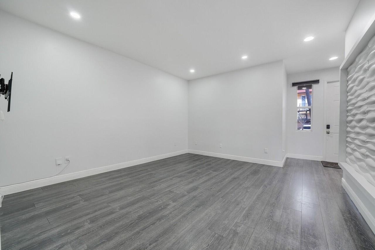 6960 Long Pine Cir - Photo 6 of 34