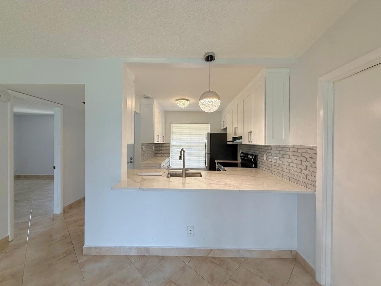 15860 Laurel Oak Cir - Photo 4 of 24