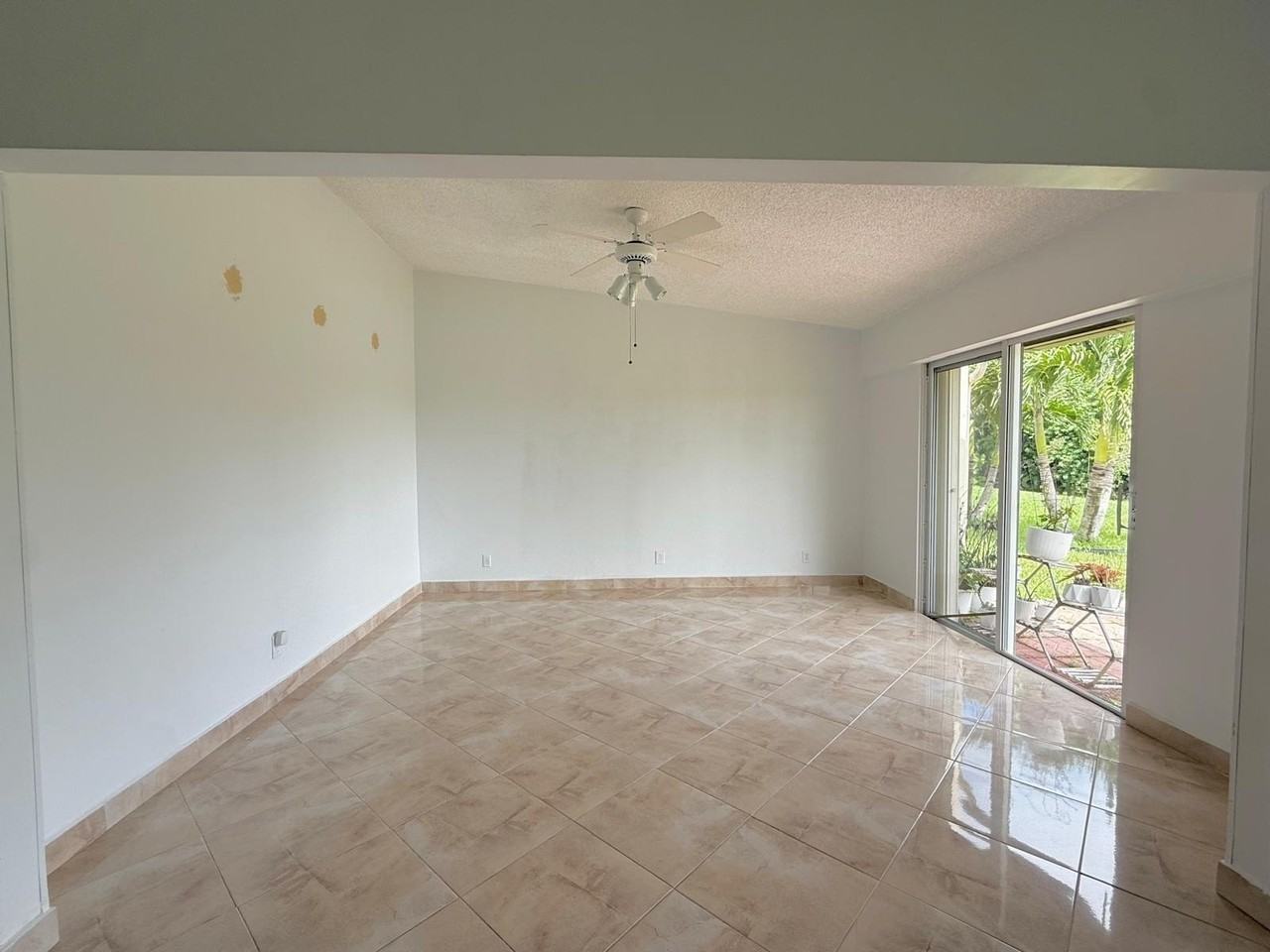 15860 Laurel Oak Cir - Photo 6 of 24