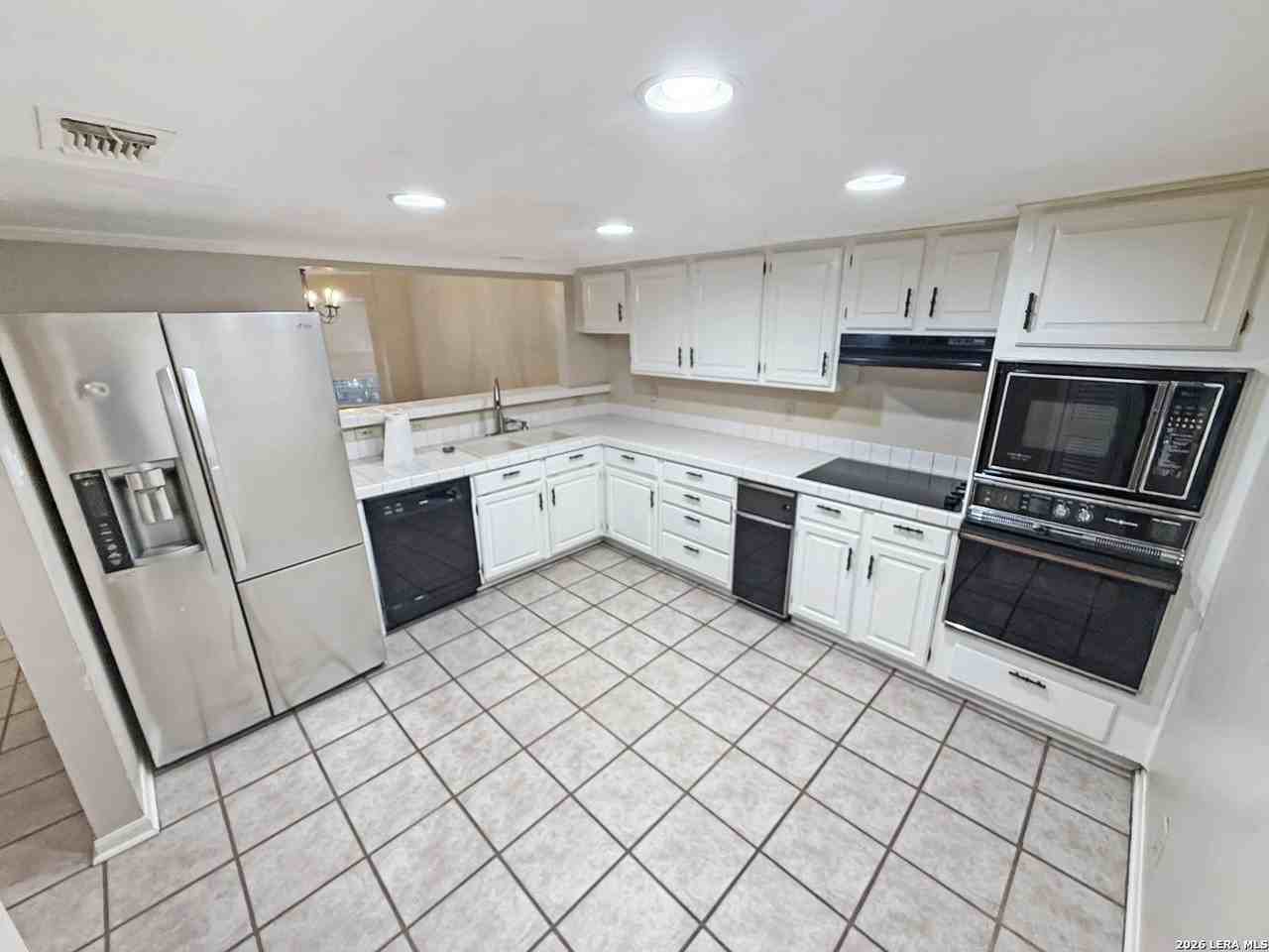 16710 Henderson Pass - Photo 6 of 28
