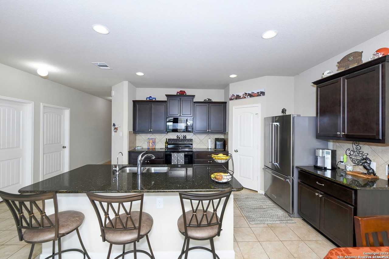 468 Copper Hill Dr - Photo 3 of 25