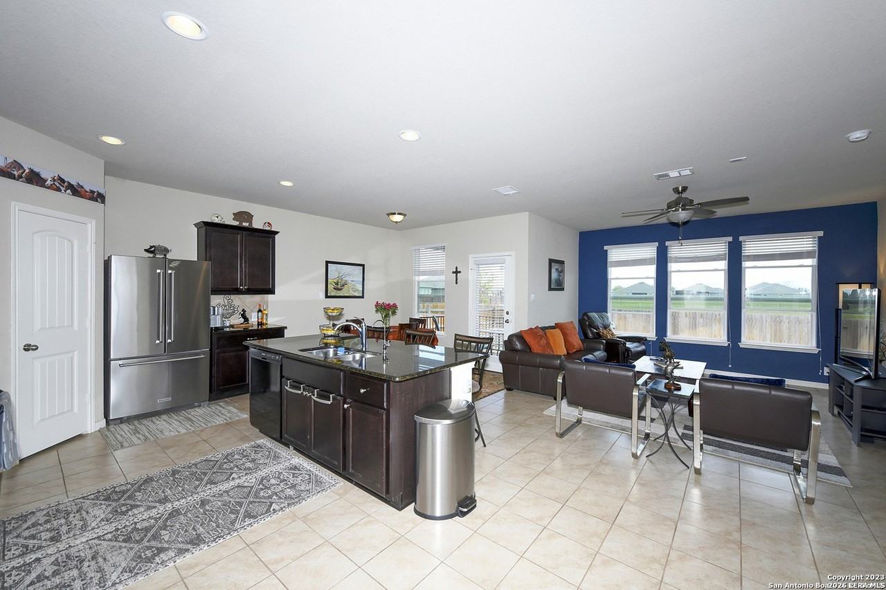 468 Copper Hill Dr - Photo 5 of 25