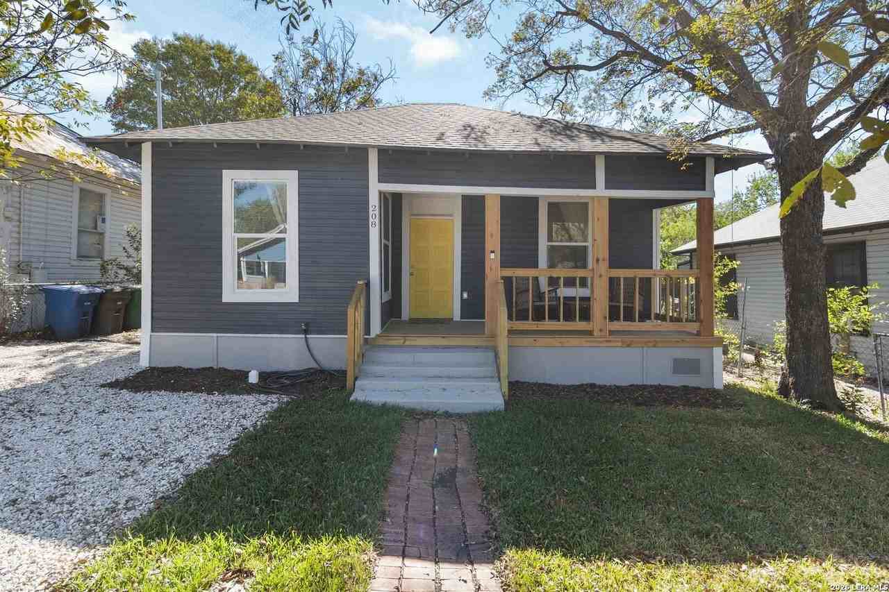 208 Coleman St - Photo 2 of 25