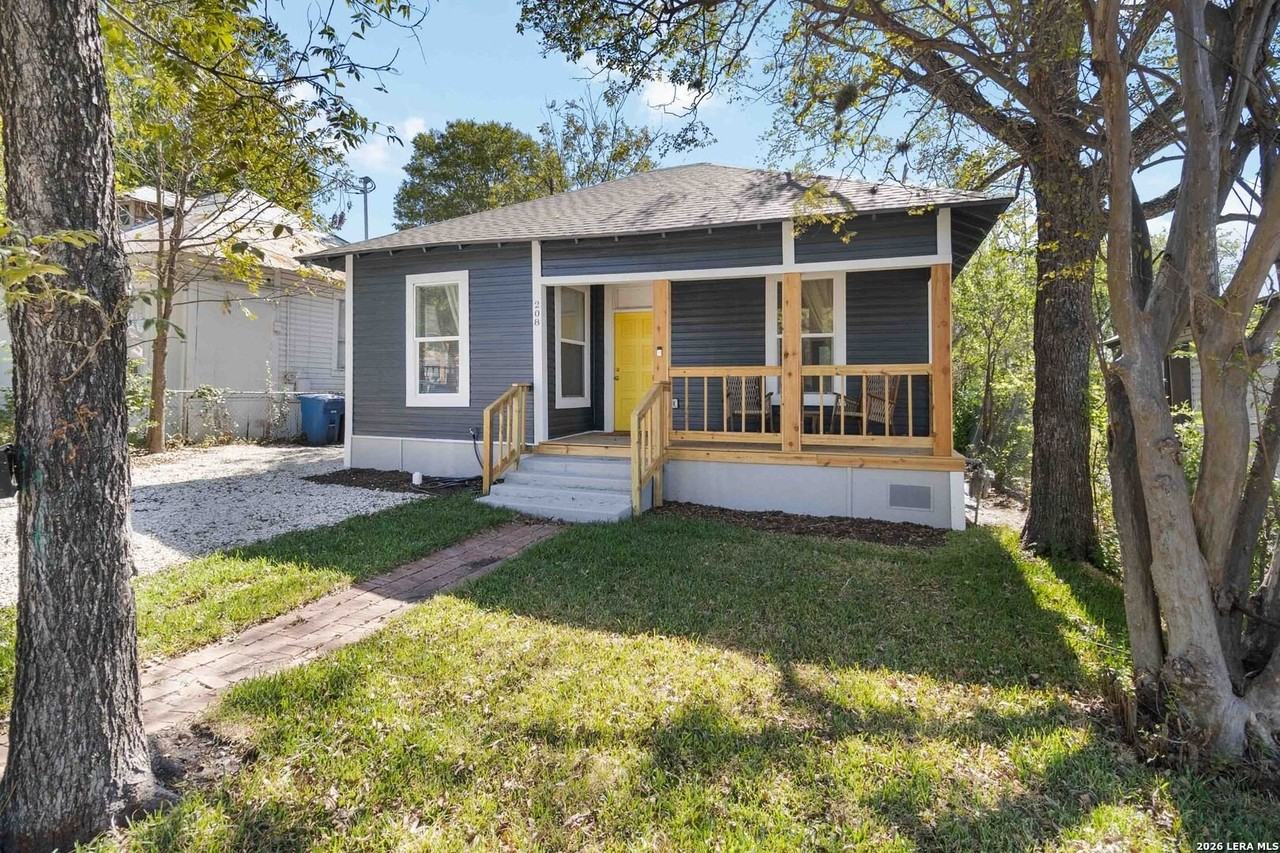 208 Coleman St - Photo 3 of 25