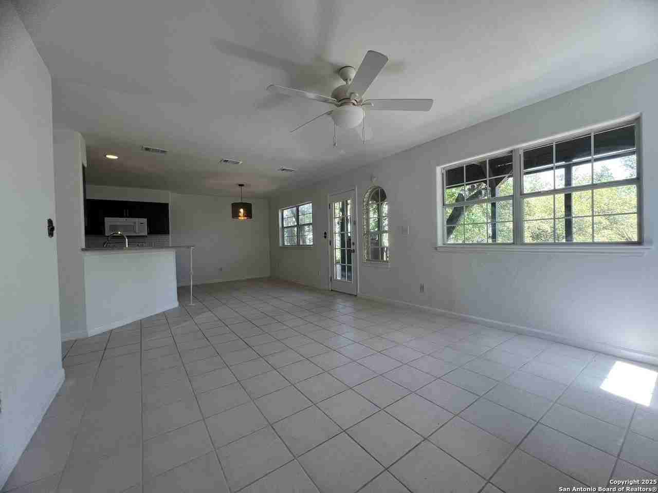 568 Lake Frst - Photo 5 of 26