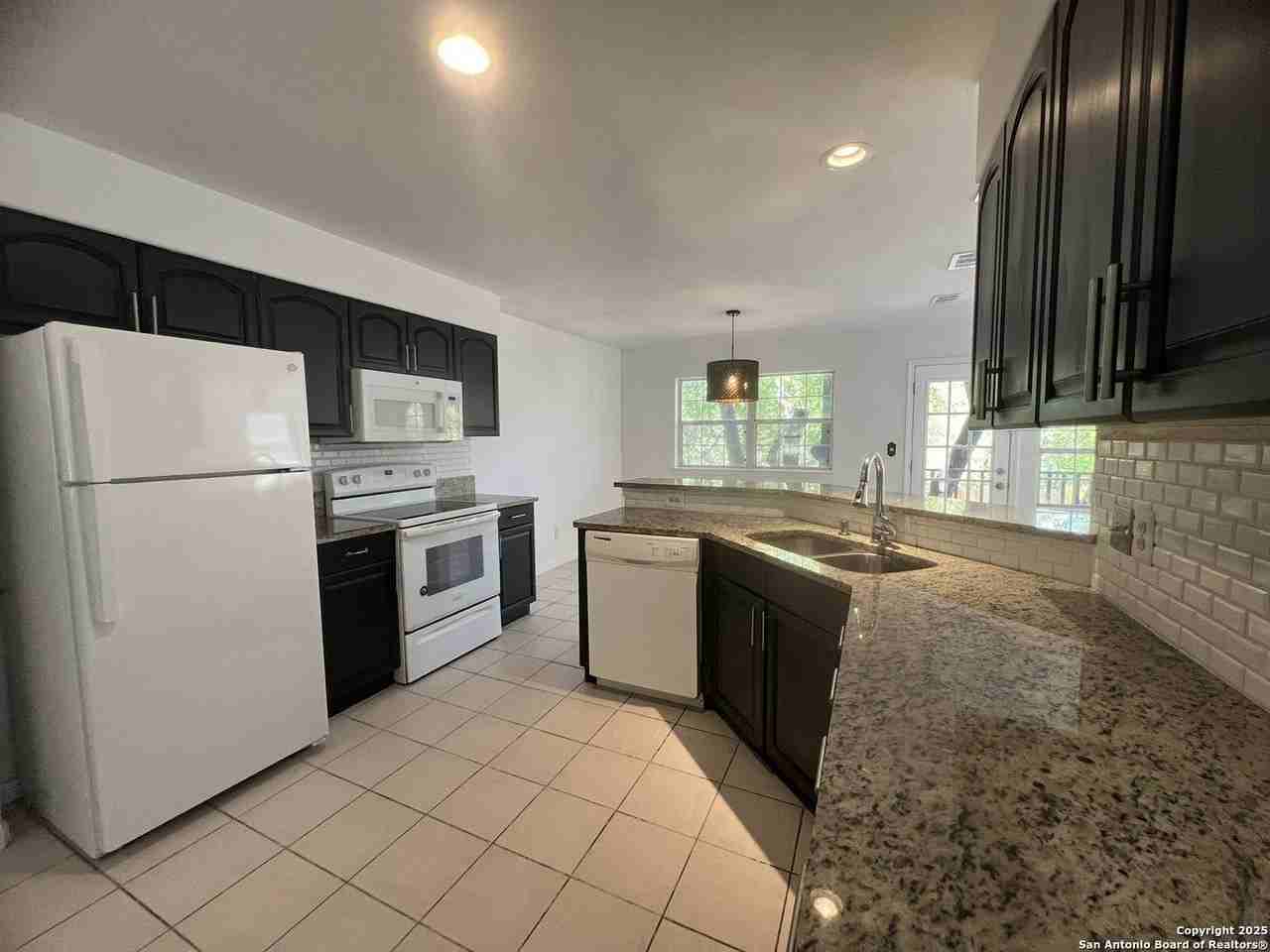 568 Lake Frst - Photo 7 of 26