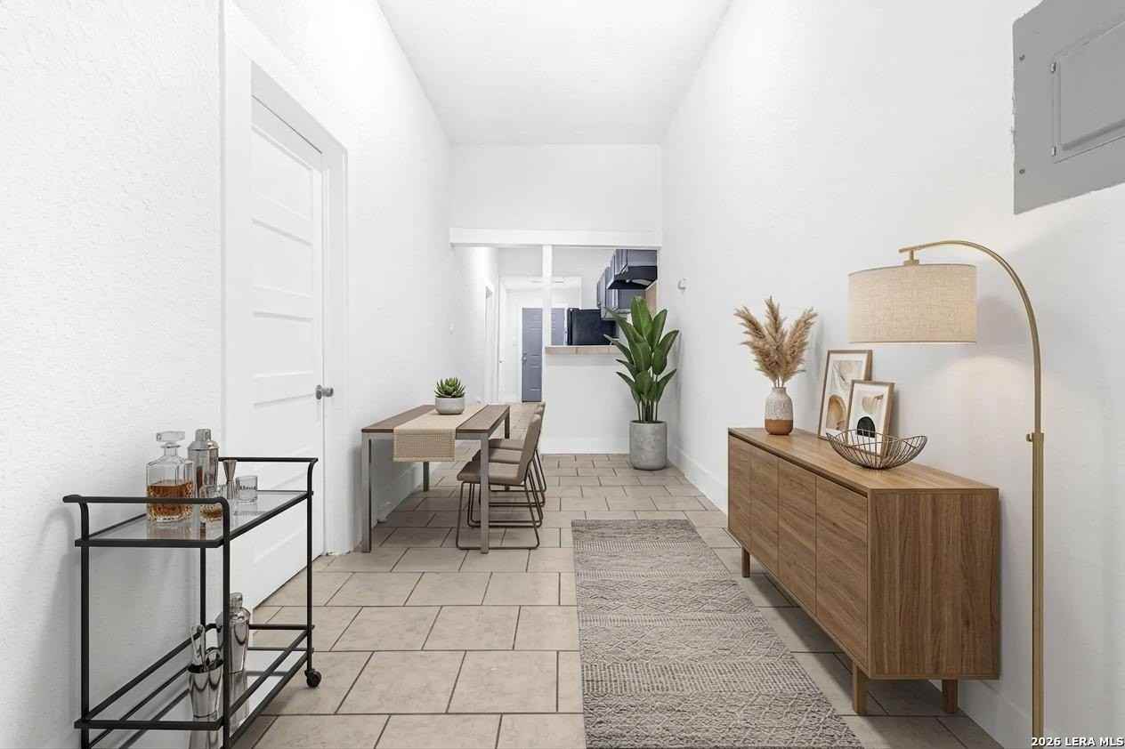 127 Dimmit St - Photo 5 of 25
